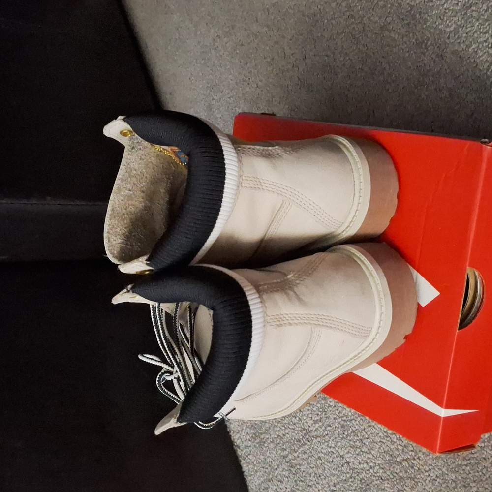 Timberland Boots - Picture 3 of 3